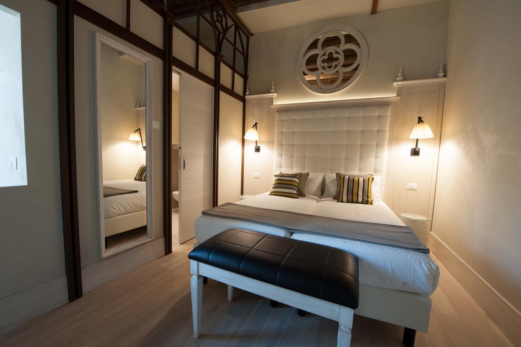 Отель Residenza Bonifacio - Adults Only Верона Экстерьер фото