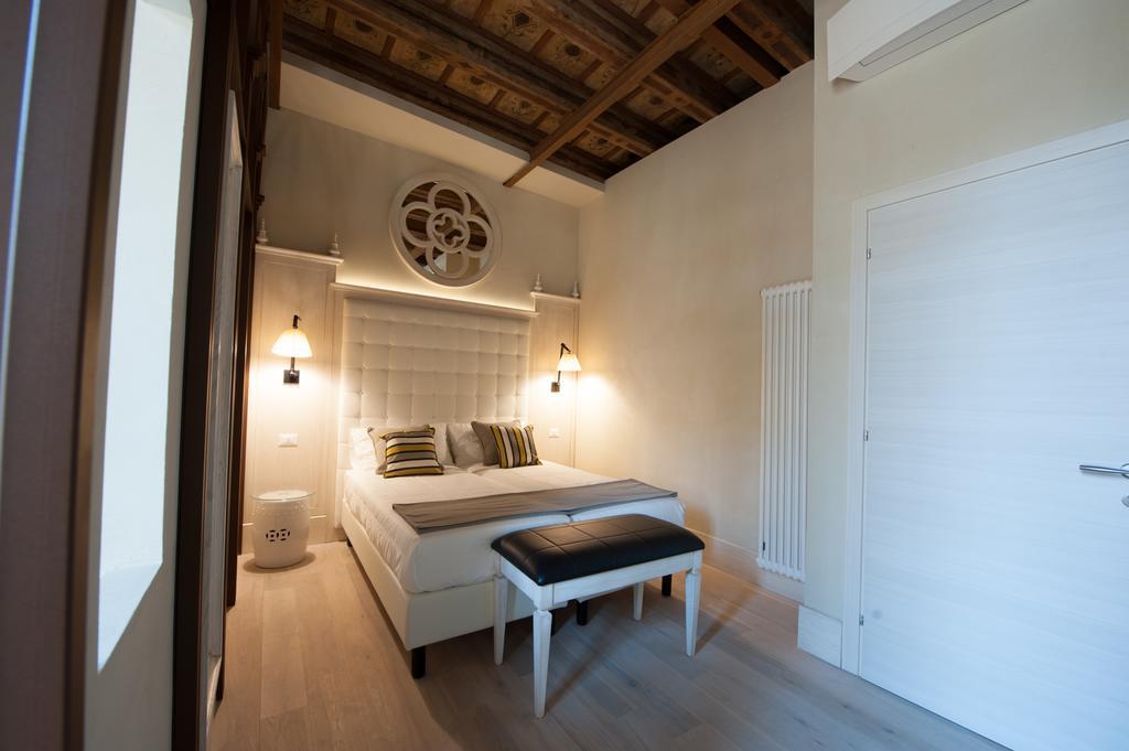 Отель Residenza Bonifacio - Adults Only Верона Экстерьер фото