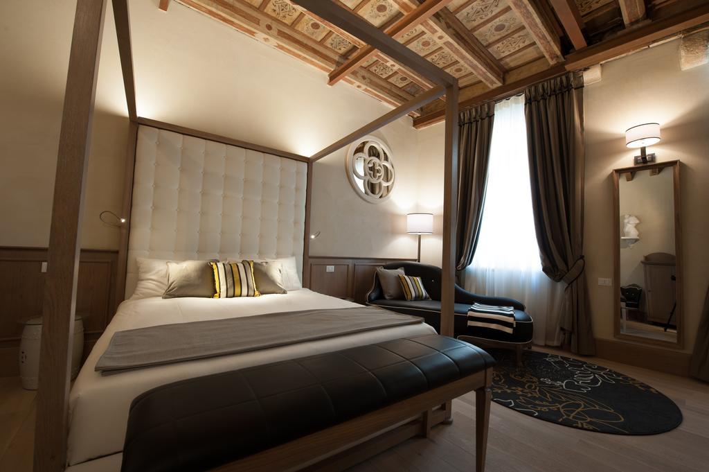Отель Residenza Bonifacio - Adults Only Верона Экстерьер фото