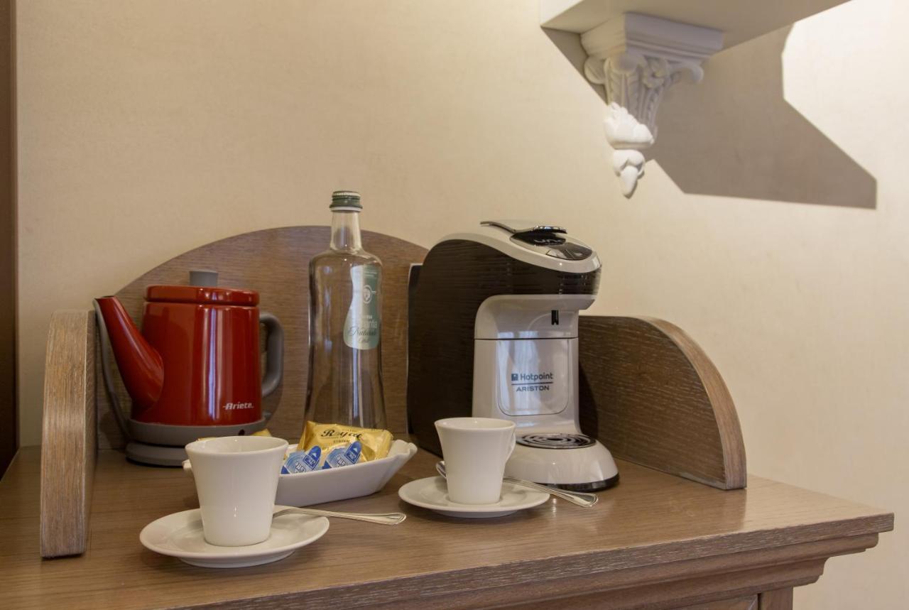 Отель Residenza Bonifacio - Adults Only Верона Экстерьер фото